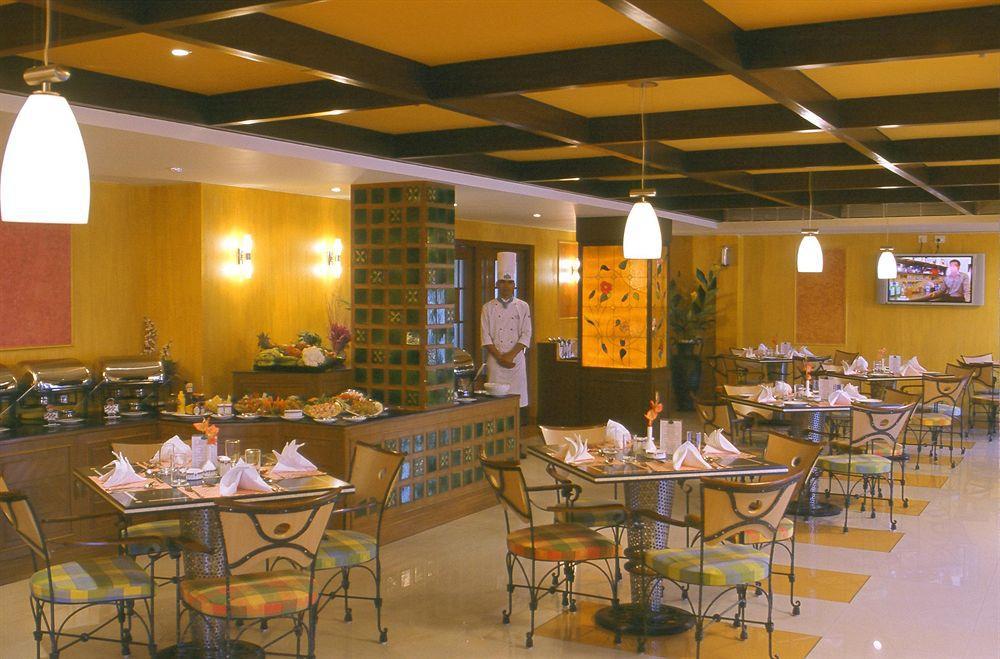 Country Inn & Suites Харідвар Ресторан фото